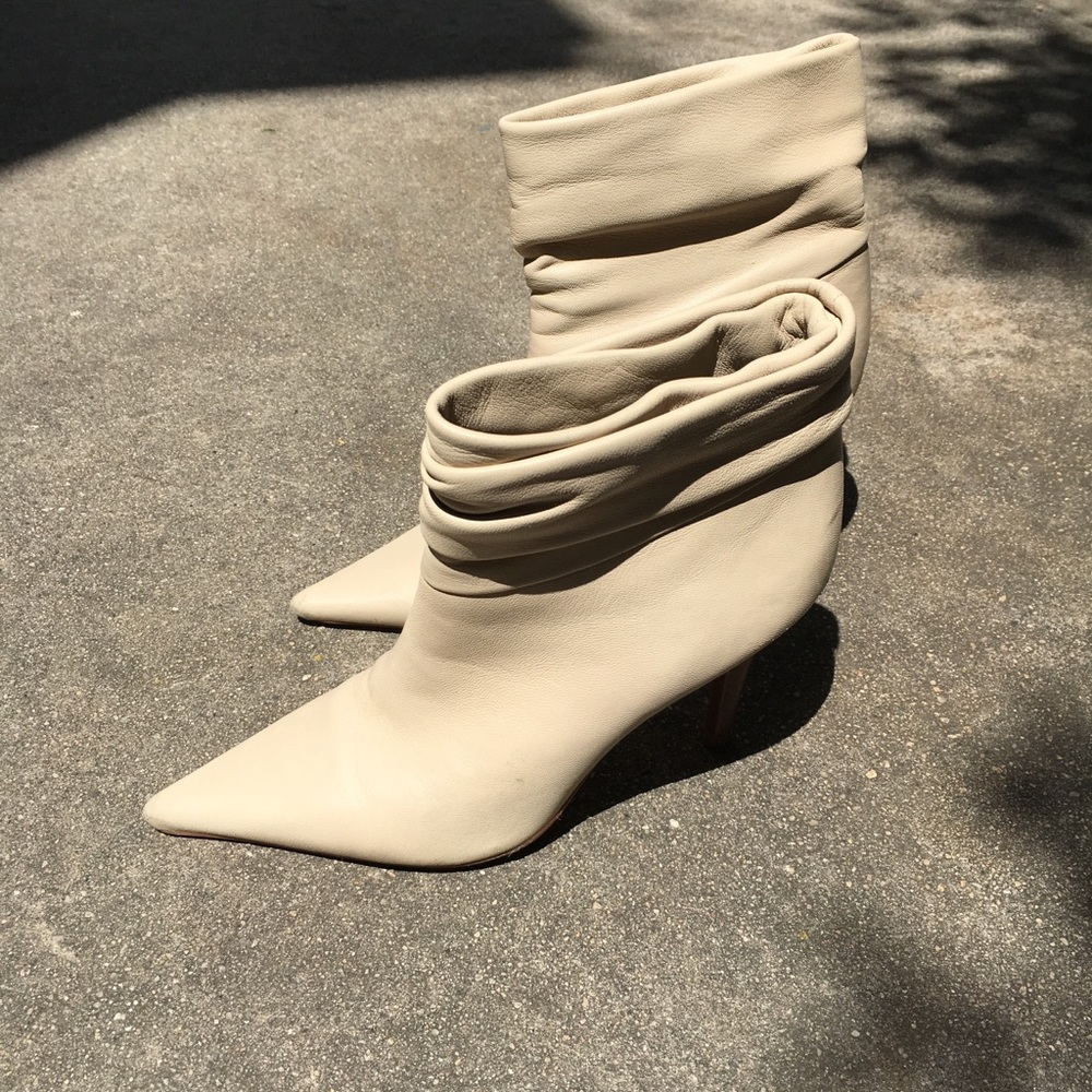 BCBG booties - Picture 3 of 4